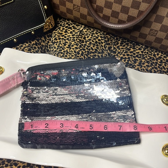 Sequin Makeup Bag - Picture 6 of 7